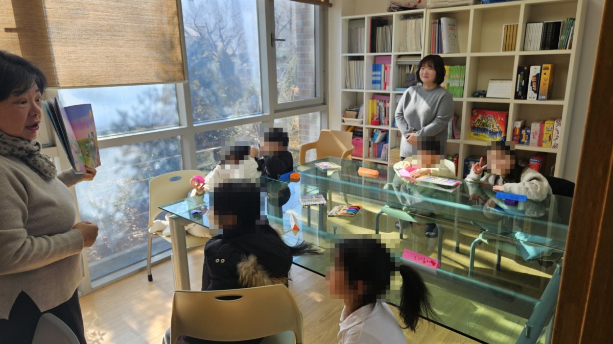 (사)한국책놀이 지도사협회 강원지회 독서봉사(1회차)를 진행하였습니다.