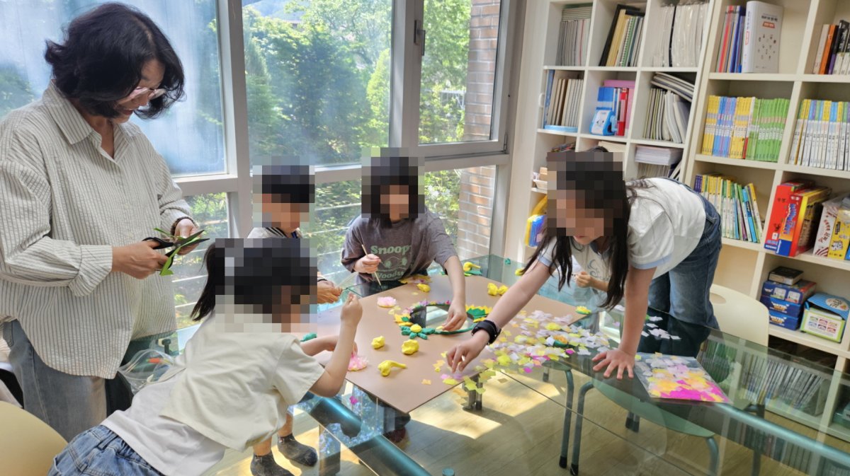 (사)한국책놀이 지도사협회 강원지회 독서봉사(4회차)를 진행하였습니다.