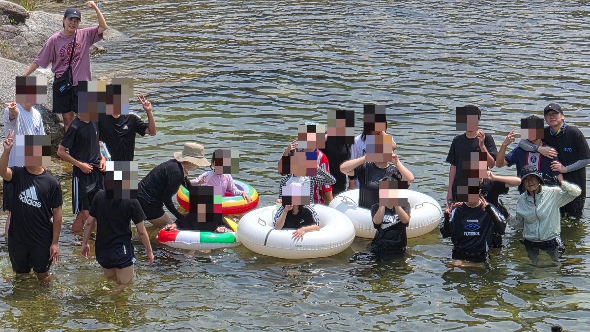 삼봉회와 함께 물놀이 후원행사를 진행하였습니다.