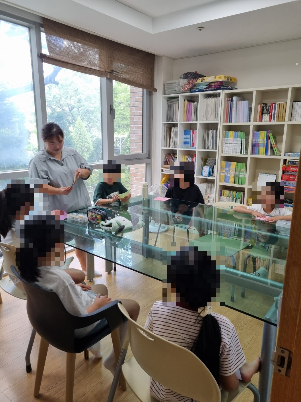 (사)한국책놀이 지도사협회 강원지회 독서봉사(7회차)를 진행하였습니다.