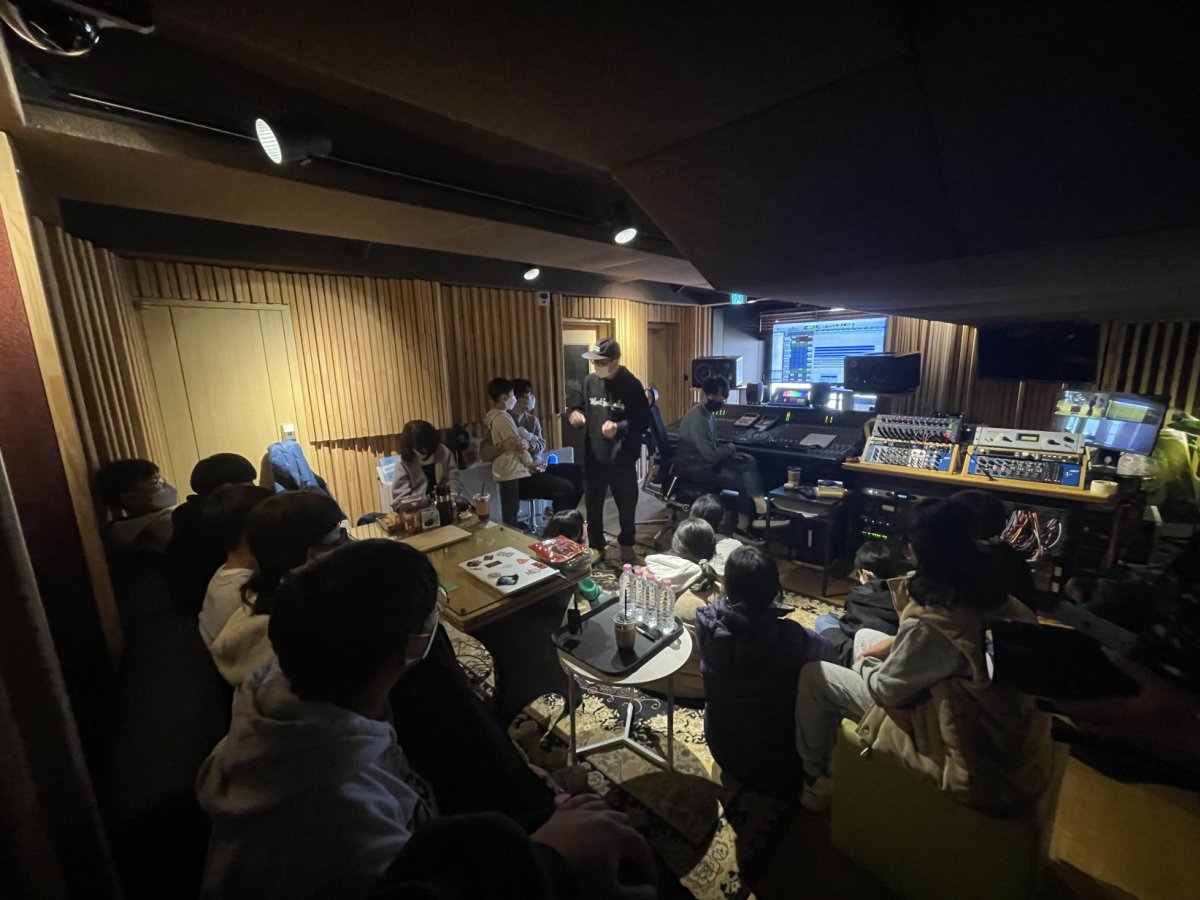 춘천 KT&G 상상마당에 방문하여 밴드 녹음을 체험하였습니다.